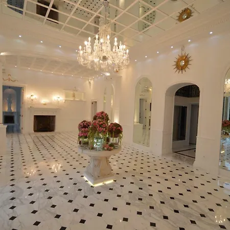 White House - Luxury *