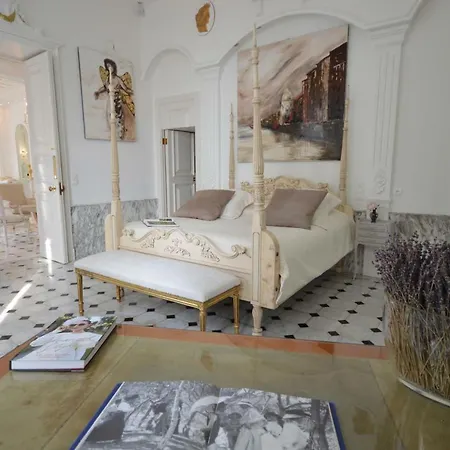 White House - Luxury Villa